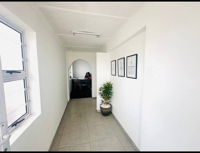 261M² OFFICE FOR SALE IN BEREA
